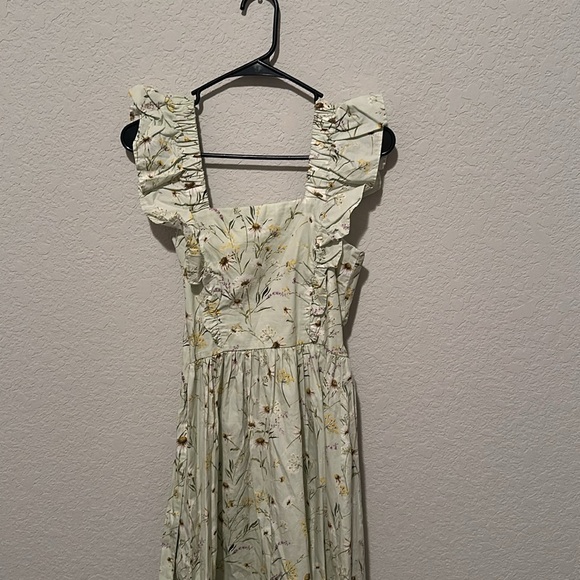 Floral Ruffle Sleeve Dress - Picture 2 of 5